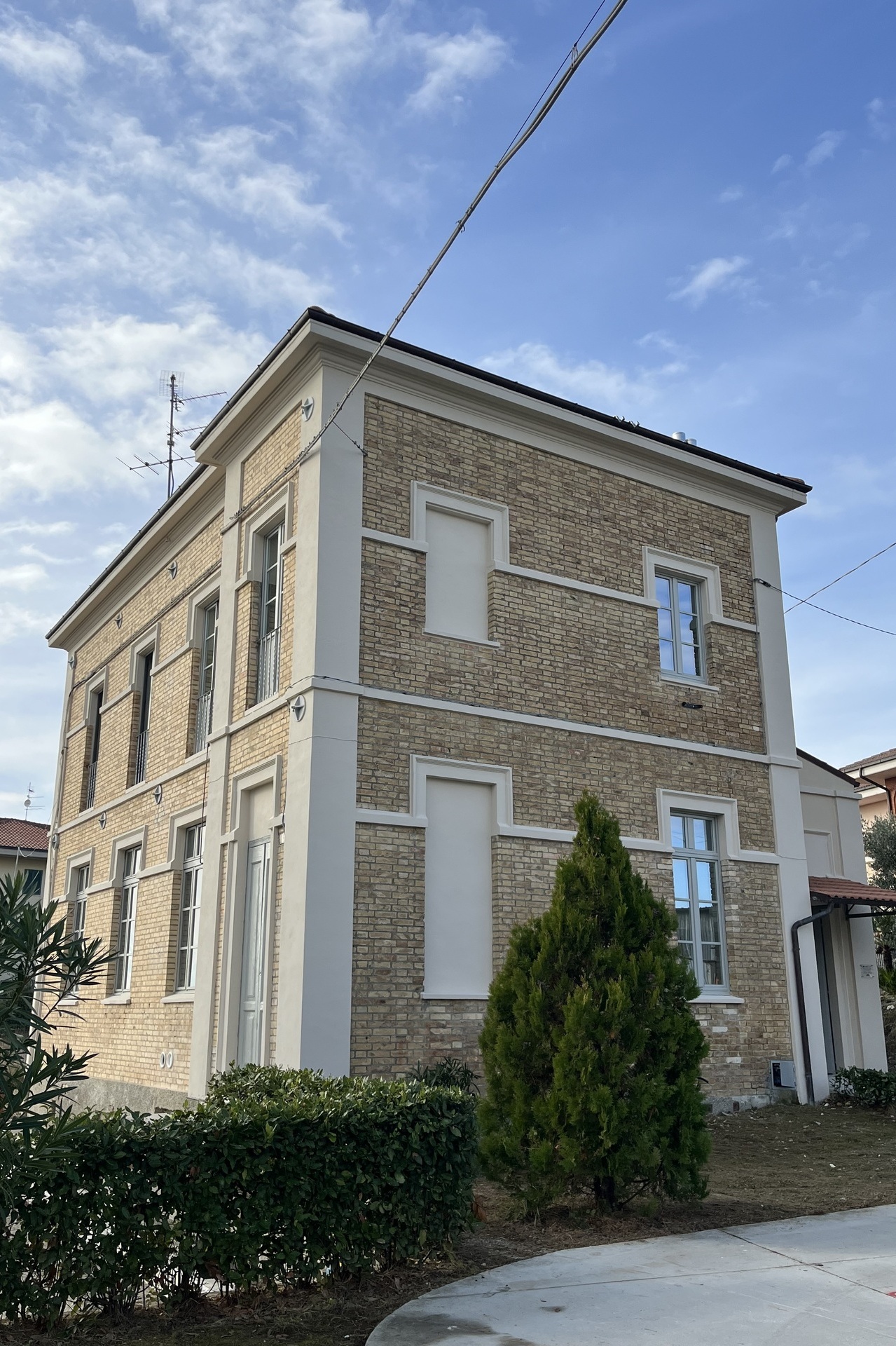 Generali_3_ExScuolaTrivio_Ripatransone_Farinastudioarchitetti